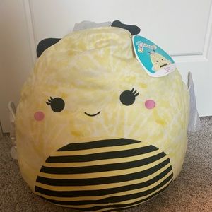 Sunny the bumble bee 20 in Squishmallow
